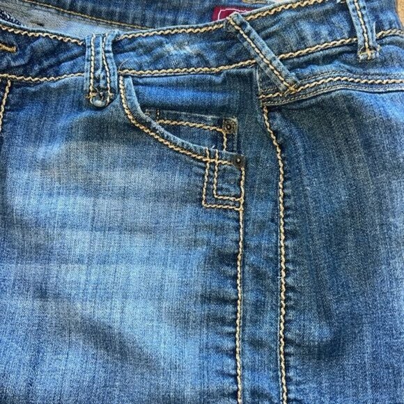 Tyte Distressed Denim Skirt Women Size 11 Mid Rise Raw Hem Vintage Inspired - Picture 8 of 11